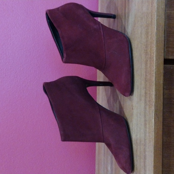 Zara women's ankle boots with heel. Burgundy color. EUC. Size 9 (US) - Picture 6 of 11